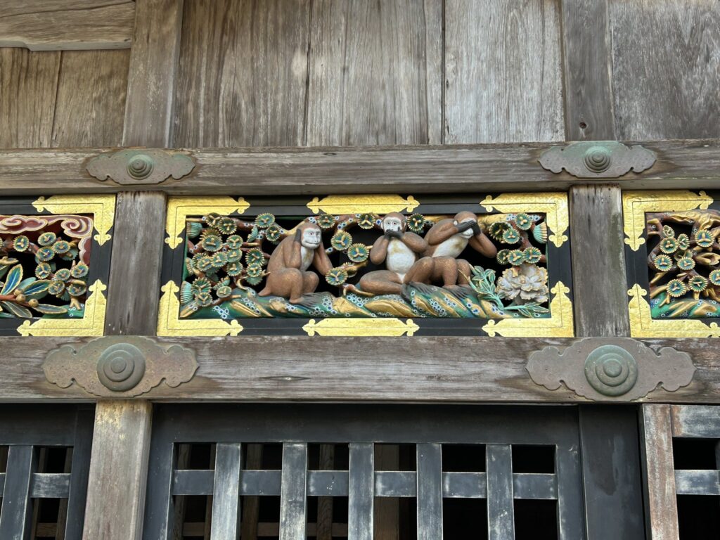 三猿雕刻